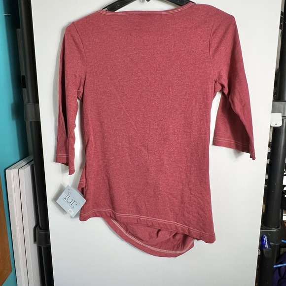 LUR Women's Medium 3/4 Sleeve Swoop Tunic Asymmetrical Burgundy Recycled NWT‎ - Picture 2 of 7